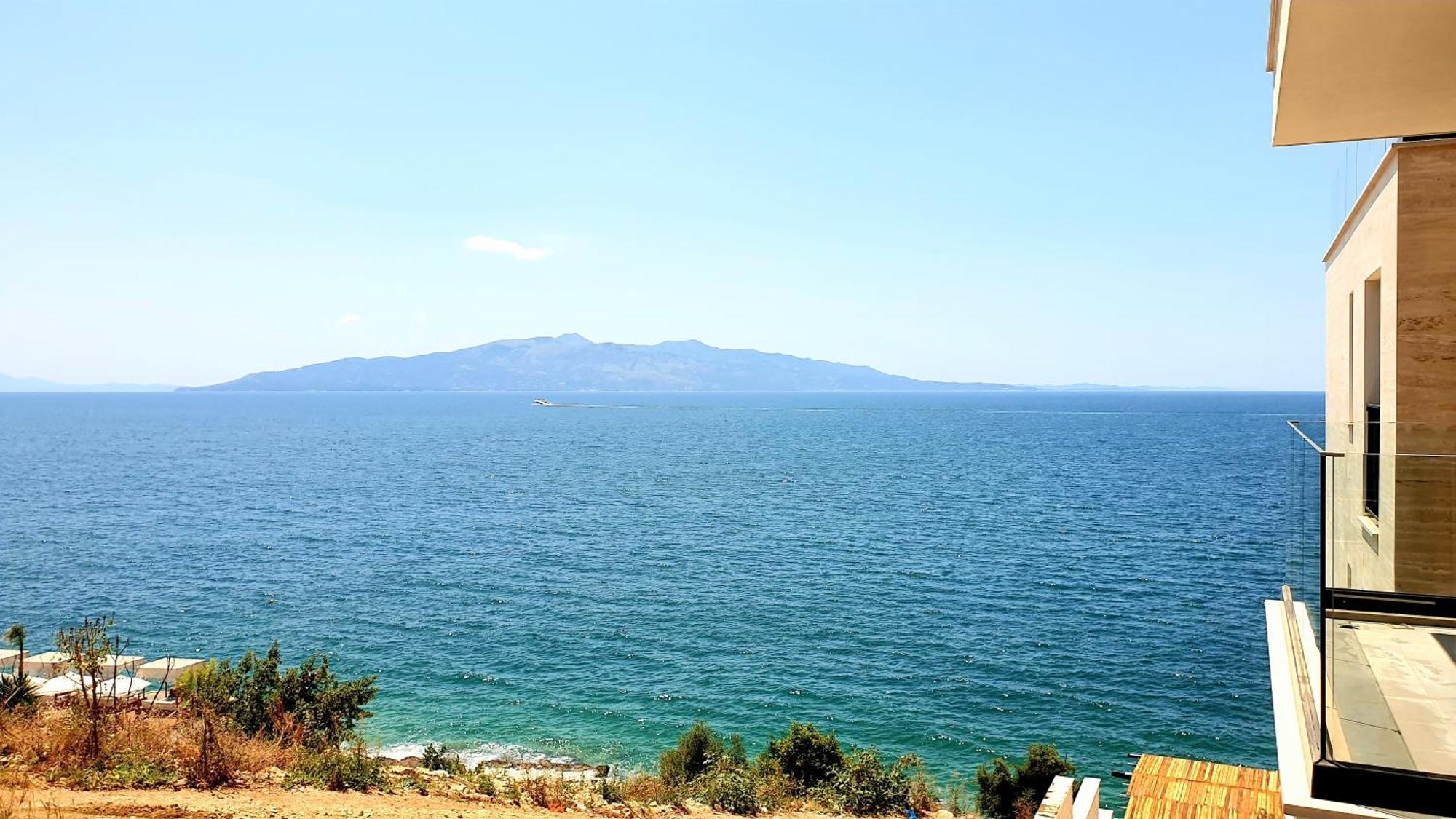 2f * Sarande